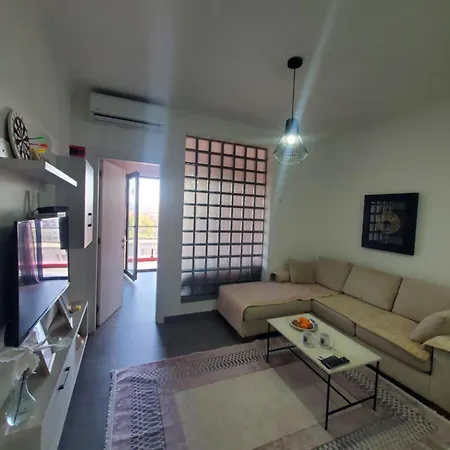 Esi's Apartman Tirana