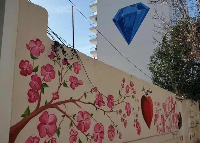 Esi's * تيرانا